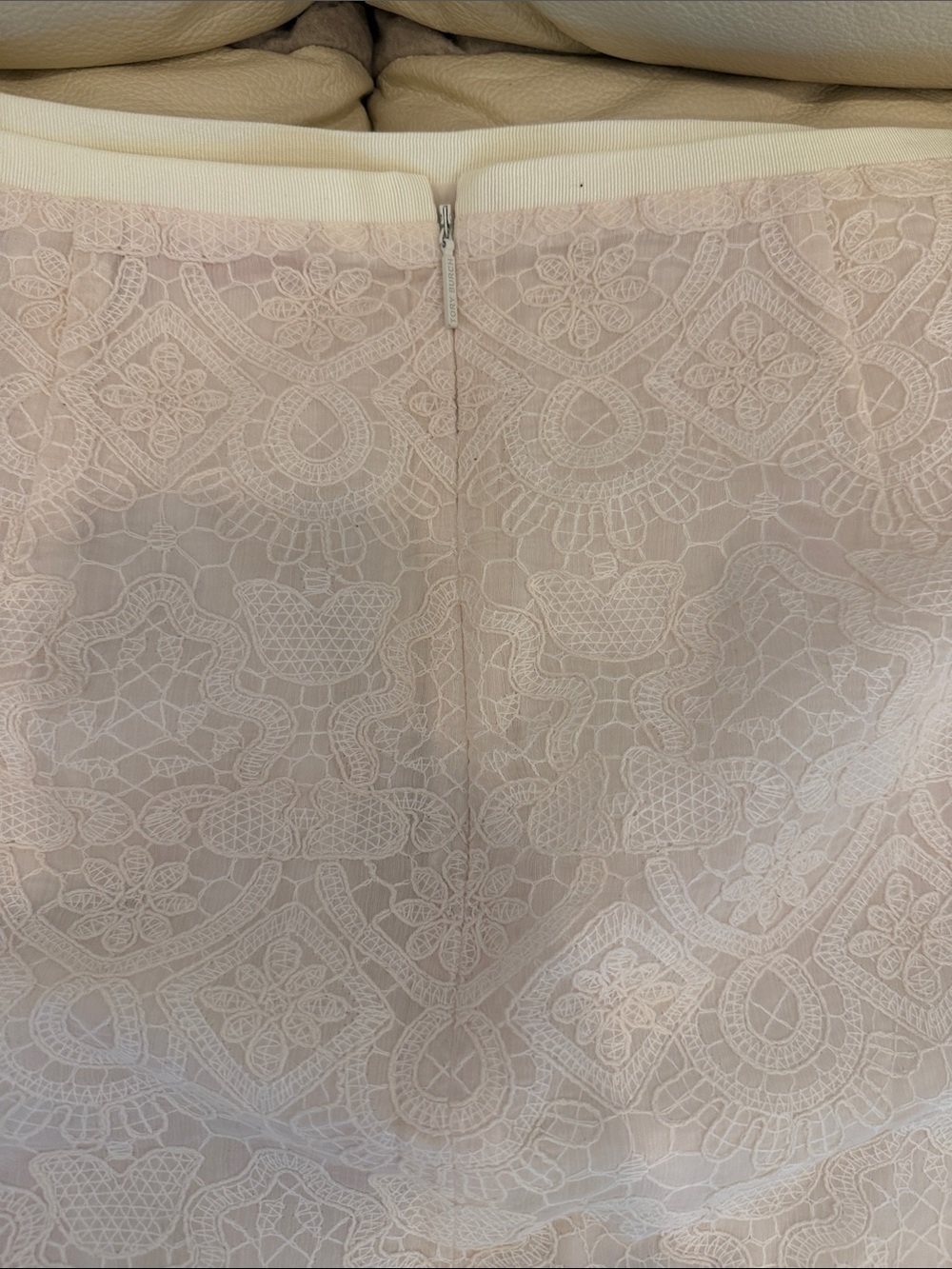Tory Burch size small Elegant White Lace Pencil Skirt size 6 - Picture 7 of 9